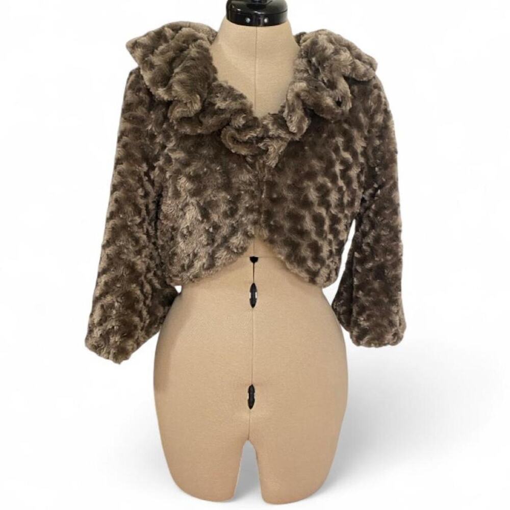 Esley taupe brown faux fur cropped coat in size S